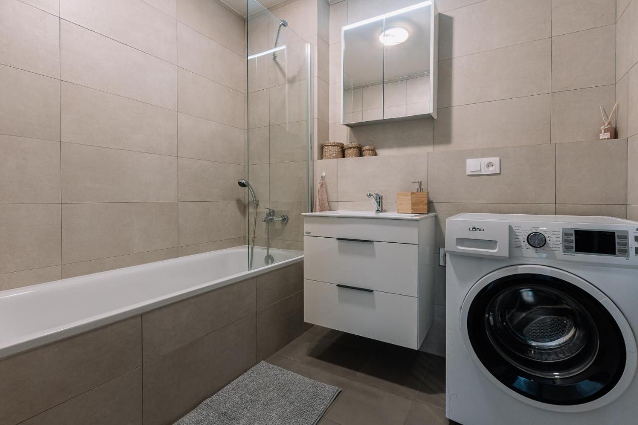Skau 1 Old Town Family & Business Apartment Free Parking Bratislava Esterno foto