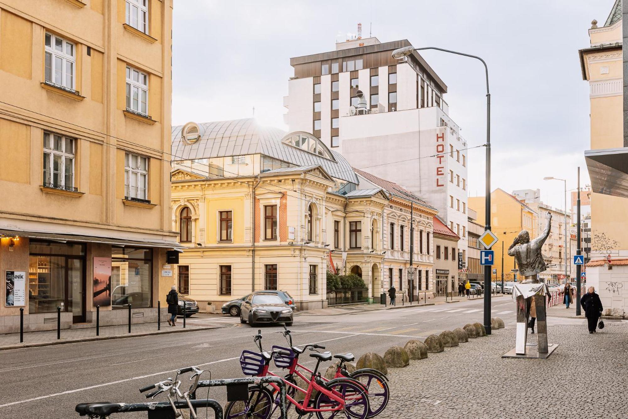 Skau 1 Old Town Family & Business Apartment Free Parking Bratislava Esterno foto